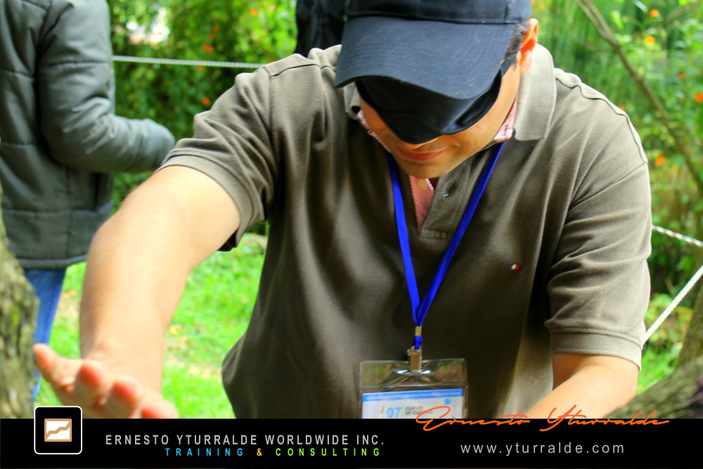 Team Building Colombia | Integración empresarial con cuerdas bajas en espacios abiertos y significativos