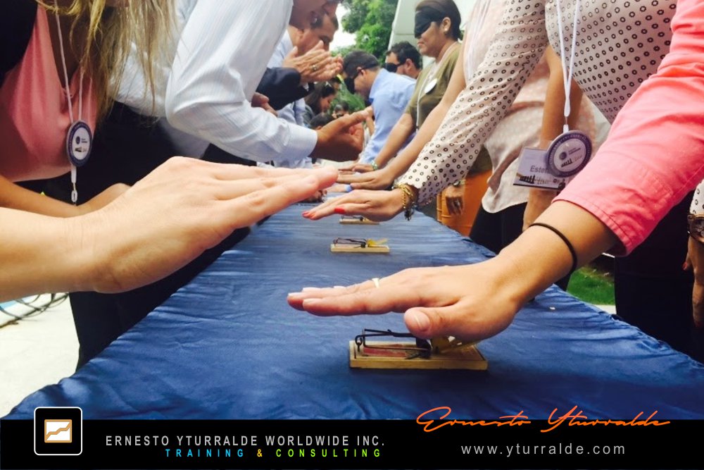 Team Building Colombia | Cohesión de equipos a través de experiencias outdoor de confianza
