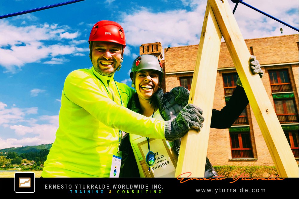 Team Building Colombia | Dinámicas retadoras con cuerdas bajas para equipos de alto impacto