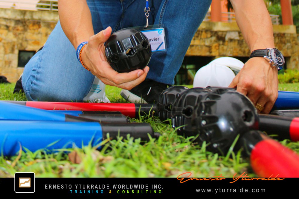 Team Building Colombia | Coaching grupal en movimiento con liderazgo en acción colaborativa